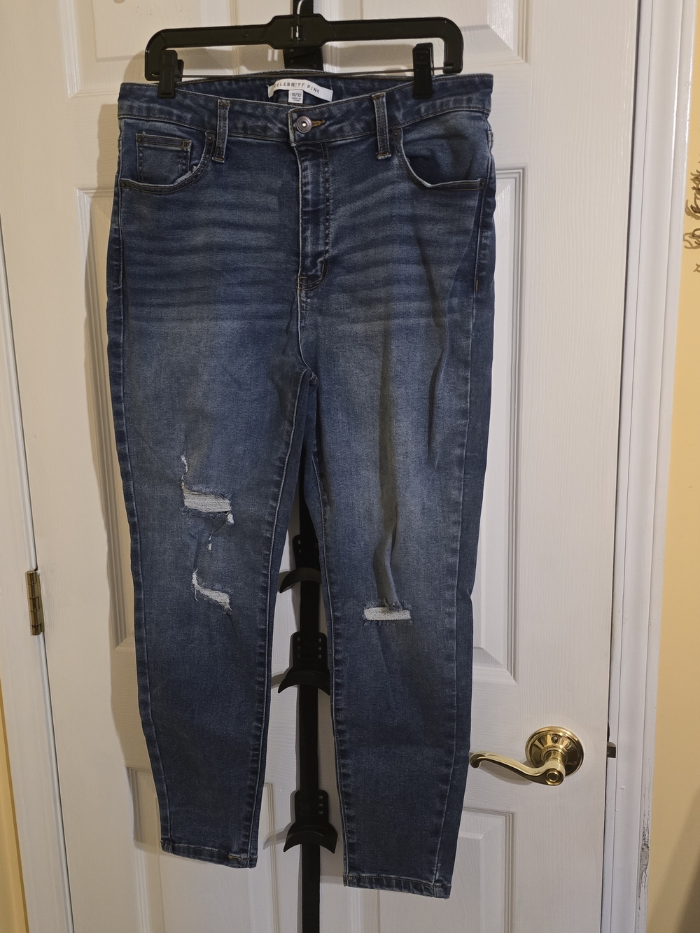 Celebrity Pink Women's Skinny Distressed Jeans - Medium Blue Wash